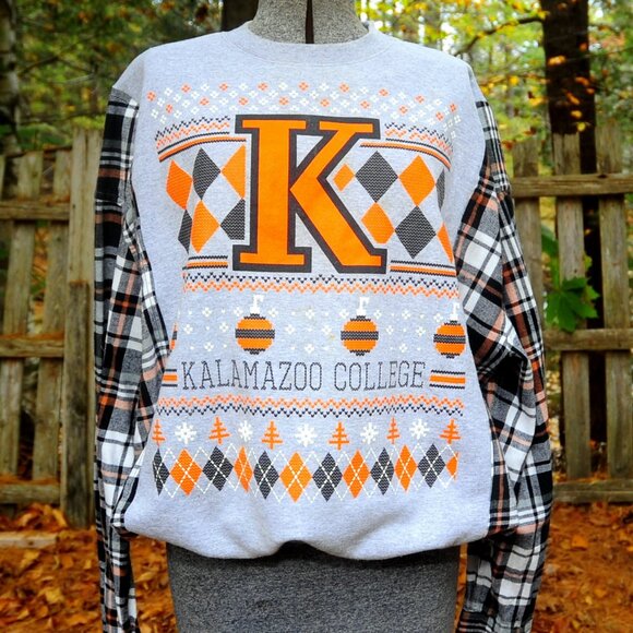 Kalamazoo College MI Reconstructed Xmas Sweatshirt Plaid Flannel Sleeves XL/2XL - Picture 1 of 9